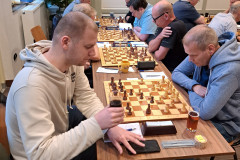 R4 bord 3: Niels Feijen (links) tegen Danny Boskemper