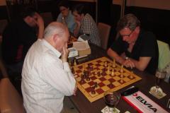 Algemene Vergadering 20140424 Nico van der Hoogt (rechts) tegen Piet Thijssen
