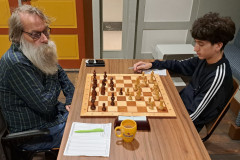 Clubavond 20231005 Gerben Oosterbaan (links) tegen Aissa Lazar
