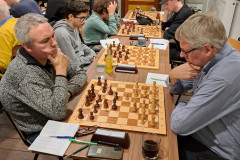 Clubavond 20231012 Robert Meilink (links) tegen John Stikkelbroeck