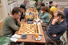 Clubavond 20231012 Maarten Strijbos (links) tegen Henk van Gool