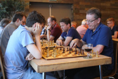 Laurens Ekker (links) tegen Gerard in 't Veld