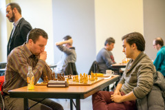 KNSB 20151212 Jozef Simenon (links) tegen Thijmen Smith (foto Frans Peeters)