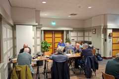 LiSB 20251207 R3: Venlo 1 tegen Schaakmaat 1 (foto John Stikkelbroeck)