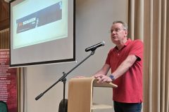 Voorzitter Gerard in 't Veld verwelkomt Frans Pollux