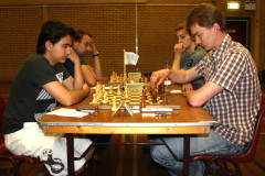 Limburg Open 2012 - Ronde 7 Thijmen Smith (links) vs GM Emanuel Berg