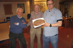 Vlaaientoernooi 2013 Winnaar Geert Hovens (r) met Piet Thijssen (m) en Piet Kuntzelaers