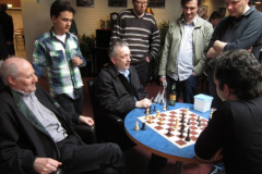 Analyse na  de wedstrijd Groesbeek - Venlo 1: Staand Vlnr Thijmen Smith, Carsten Fehmer, Rainer Montignies. Zittend rechts Maarten Strijbos.