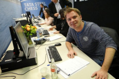 Mart Nabuurs van de persdienst van Tata Chess 2014 (foto: Ab Scheel)