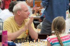 Peter Timmermans (rating 1311) won verrassend van een sterkere jeugdspeelster (rating 1509). (foto toernooiwebsite)