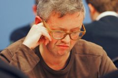 Tata Tijger’ Geert Hovens tijdens zijn gewonnen partij in de derde ronde in weekendvierkamp groep 3P