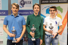 NK Jeugd 2019: De eerste drie plaatsen: Max (2e), Liam Vrolik (1e) en Siem (3e), foto Schaaksite