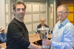 ALV 20230831 Maarten Strijbos (links) Clubkampioen seizoen 2022-2023