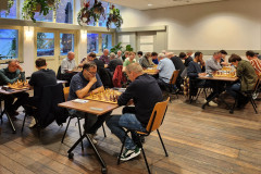 R5: op de voorgrond bord 2, José Alonso (links) tegen Danny Boskemper