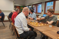 Ronde 1: voorgrond Mart Dael (links) tegen Wim Keijsers