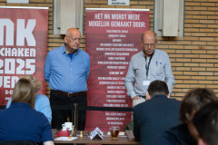 20250708 NK Schaken Venlo. Toeschouwers Peter Schoeber (links) en Bas van der Grinten. (Foto Harry Gielen)