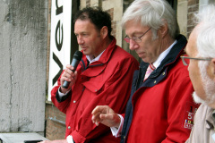 NK Jeugd, Levend Schaakspel, 28 april 2009. Vlnr: Wethouder Peter Frey, Zef Hendrix en Jo Hermans