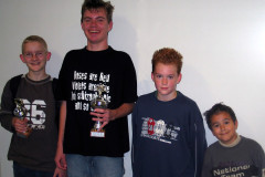 Nederlands Rapidkampioenschap voor de Jeugd op 11 oktober 2003 in de TU Eindhoven. Venlo spelers poseren na afloop Egbert Clevers, Mart Nabuurs, Guido Faassen en Thijmen Smith