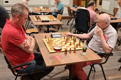 Gerard in 't Veld (links) tegen Piet Thijssen