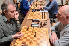 Uitzwaaitoernooitje 20231228 Henk van Gool (links) tegen Hans van Mulekom