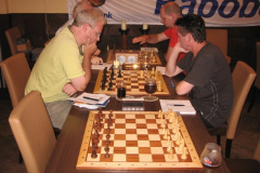 Peter Timmermans (links) tegen Ron Vink