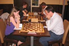 Naomi de Ridder (links) tegen Eric Schouten