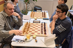 R4 bord 2: Henk van Gool (links) tegen Joshua Ekkers