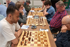 R4: Farouk Stepine (links) tegen Peter Smith