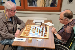 R4: Jos Rongen (links) tegen Hans Leenders