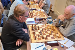 R4: Nico van der Hoogt (links) tegen Vincent de Lange