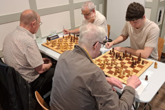 R7: op de voorgrond Jos Rongen (links) tegen Dion Tinnemans. Daarachter Mart Dael (links) tegen Bert Gerards