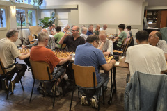 Venlo Open 2025. Op de rug gezien vlnr: Henk van Gool, Geert Hovens, José Alonso en Farouk Stepine.
