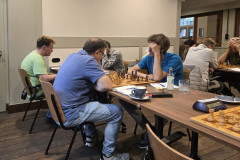 Voor: José Alonso (links) tegen Wim Keijsers. Achter: Valentin Blok (links) tegen Henk van Gool.