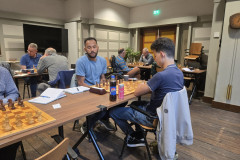 Farouk Stepine (links) tegen Moussa Iguaddouren