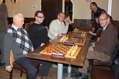 Vergleichskampf 20111215 Links vooraan Boris Glasunov, daarachter Jochen Post (links) tegen Mart Dael