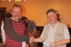 Zomersnelschaak 2009 B-groep: gedeeld eerste prijs algemeen klassement Sjef Senden (links) en Leonid Bondarchuk