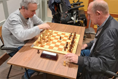 Zomersnelschaaktoernooi ronde 3 20230727: Robert Meilink (links) tegen Mart Dael