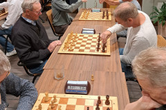 Zomersnelschaaktoernooi ronde 3 20230727: Bernd Schäfers (links)