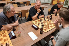 Ronde 2 Henk van Gool (links)