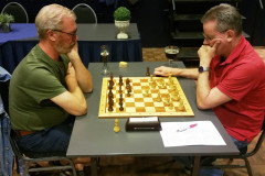 Zomer Snelschaaktoernooi 2021: Frank van Overbeek (links) en Gerard in 't Veld